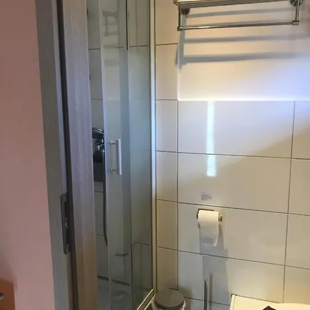 Ferienhaus Rheinperle Mit Garten In Am Rhein - Naehe Bonn *