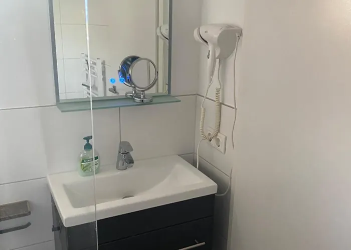 Ferienhaus Rheinperle Mit Garten In Am Rhein - Naehe Bonn 度假居 雷马根